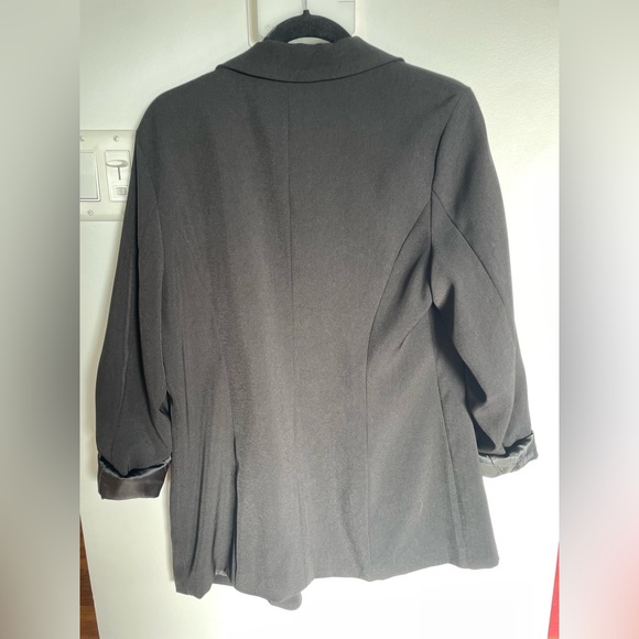 Black Blazer; only worn a handful of times - Picture 2 of 4